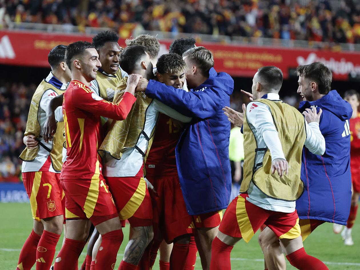 España gana a Países Bajos en penales y clasifica a semifinales de Nations League