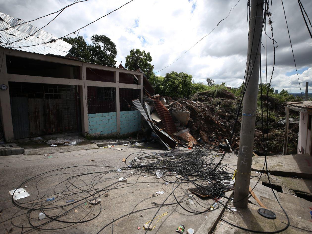 Al menos 27 familias han sido evacuadas de zonas de alto riesgo que incluyen Cerrito Blanco, Reparto por Arriba, Reparto por Abajo, Santa Rosa y la Guillén.
