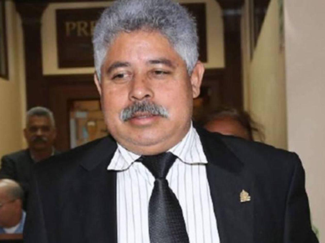 Marvin Ponce afirma que el TPS no fue renovado, pero EUA no ha emitido decisión