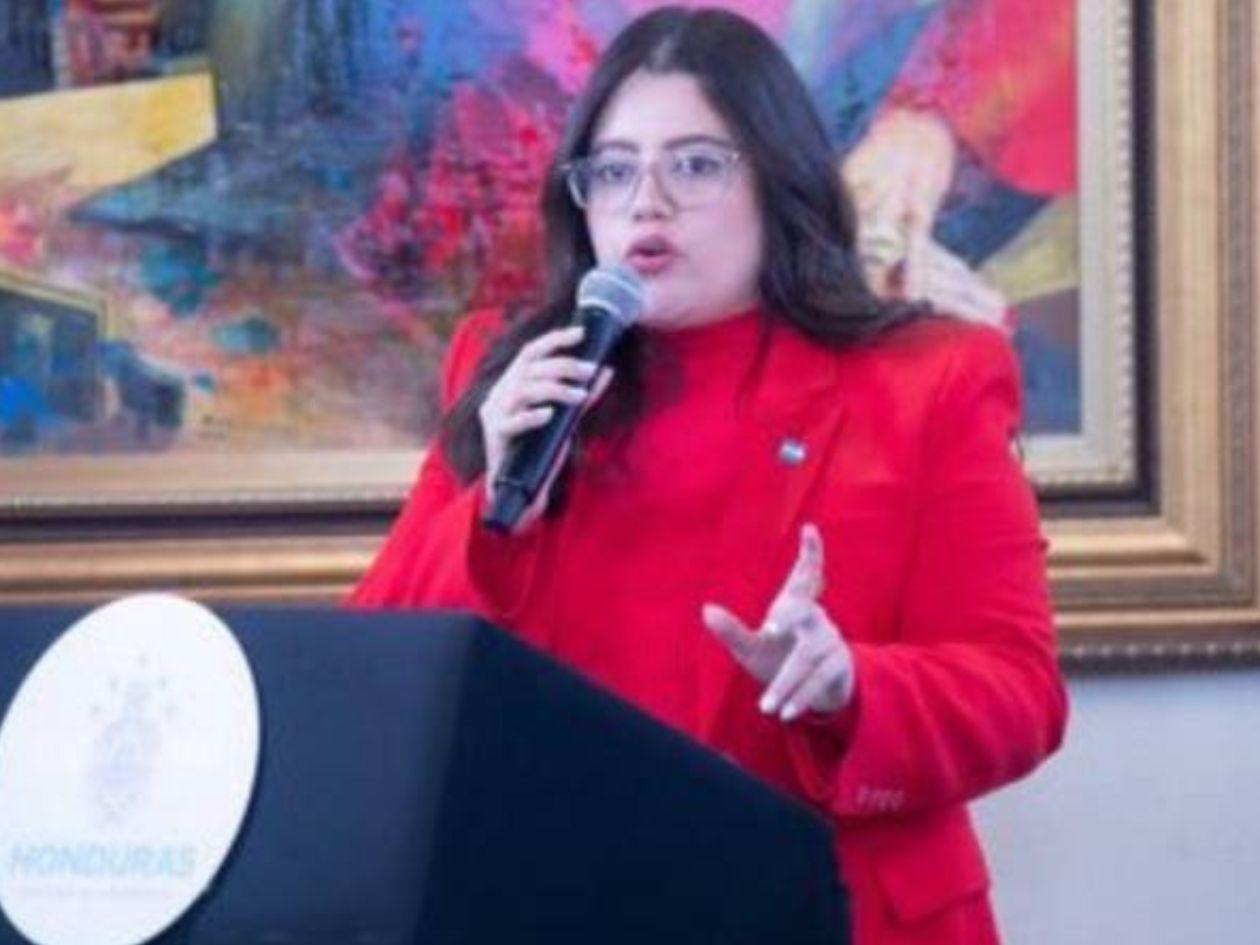 Vicecanciller Zulmit Rivera sería la encargada de coordinar voto de hondureños en USA