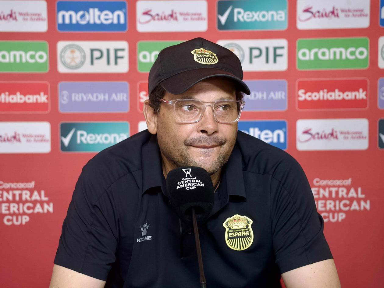 Jeaustin Campos rompe el silencio y aclara la polémica sobre gesto que le costó dura sanción