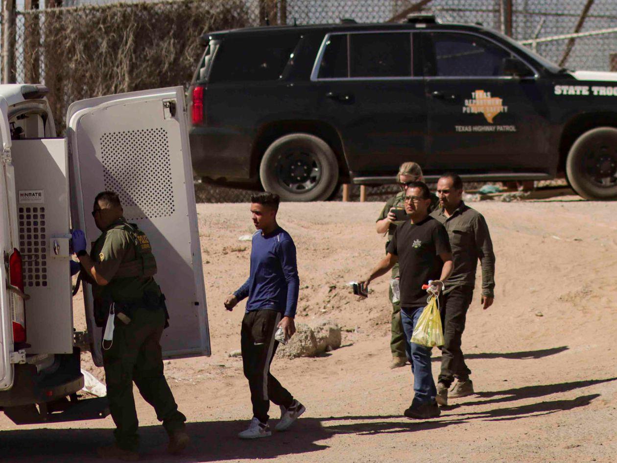 Pesquisa por narcotráfico contra militar derivó en el arresto de 104 migrantes