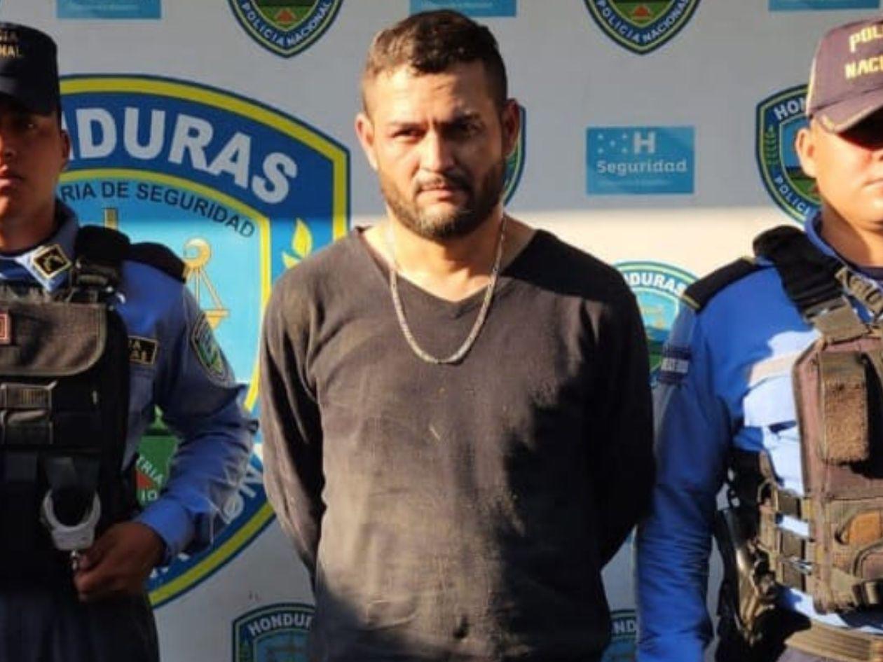 Perito mercantil cae mientras asaltaba un bus en el barrio Cabañas