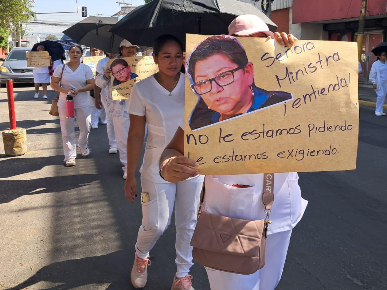 Crece conflicto entre enfermeras y Salud: protestas se extienden y aumentan represalias
