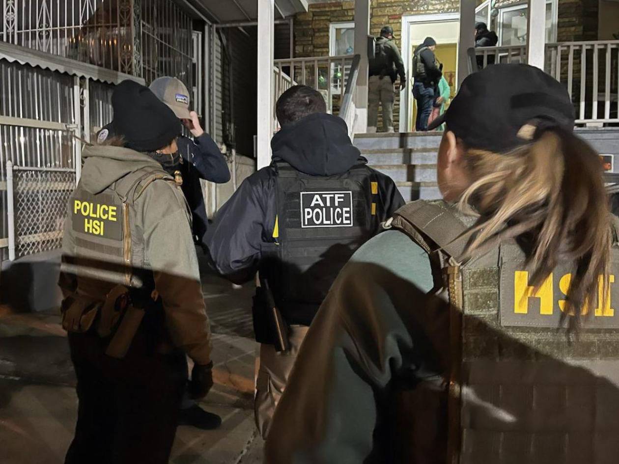 Nueva York será inundada con agentes de ICE tras ataque a oficial