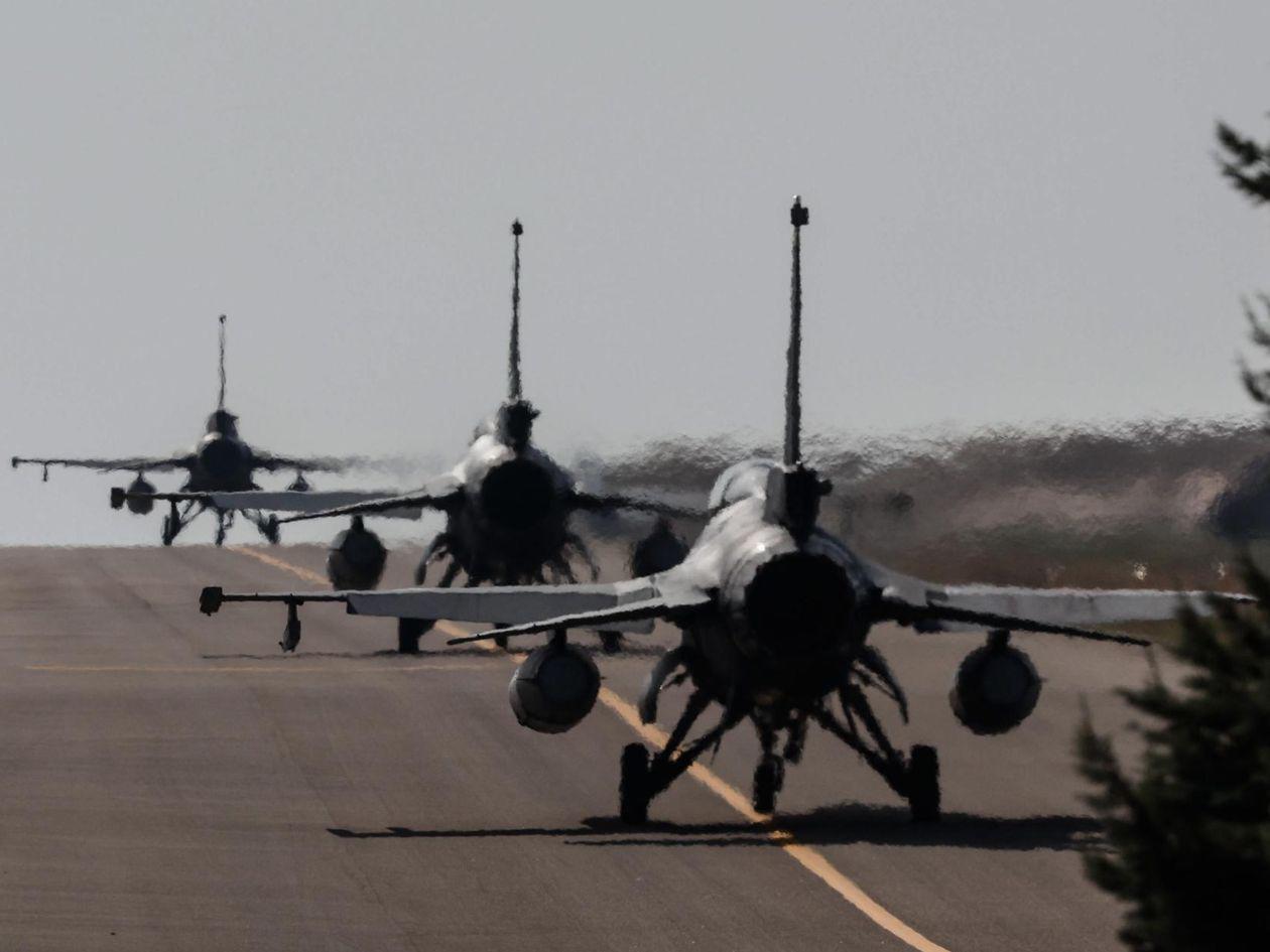 Estados Unidos envía aviones de guerra a Puerto Rico ante escalada de tensión con Venezuela