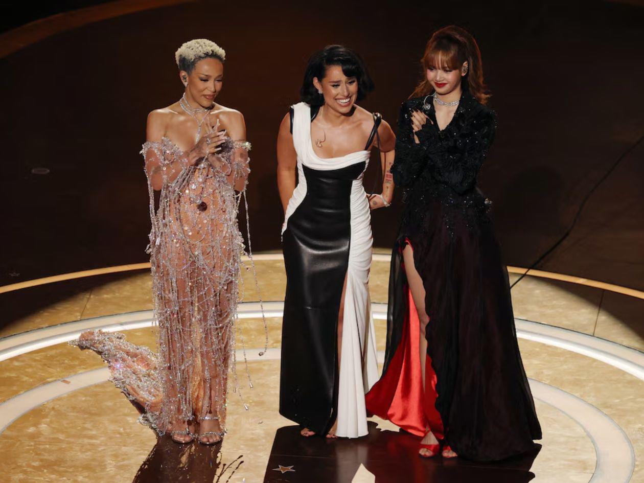 Oscars 2025: Lisa, Doja Cat y Raye rinden homenaje a James Bond