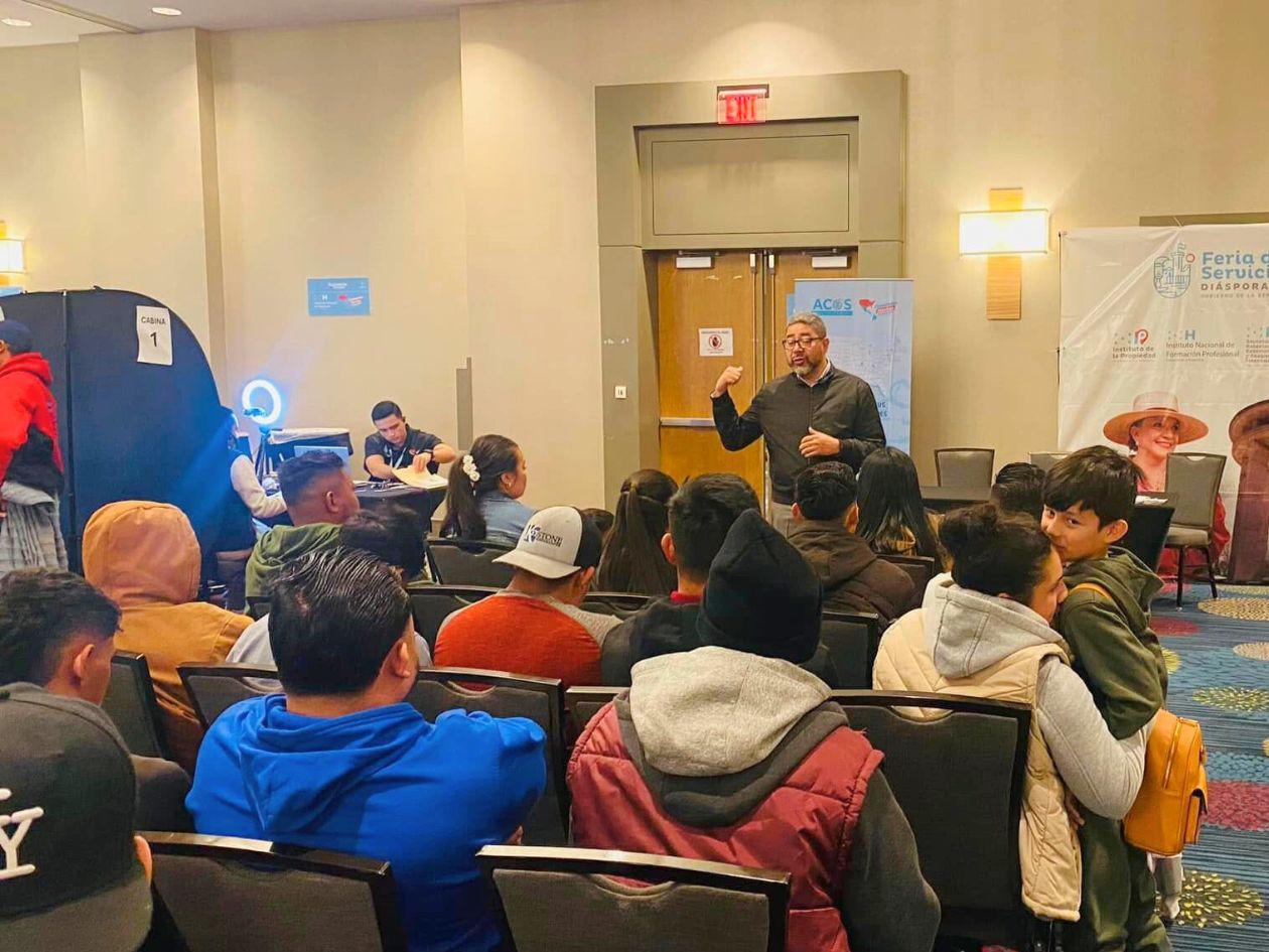 Cursos en línea fortalecen empleabilidad de migrantes hondureños
