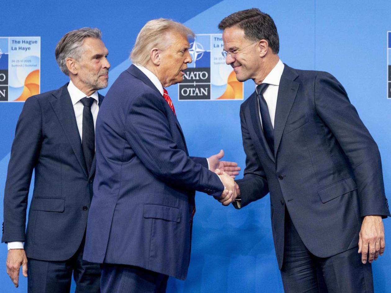 Rutte llama 'papi' a Trump tras elogiarlo en cumbre de la OTAN