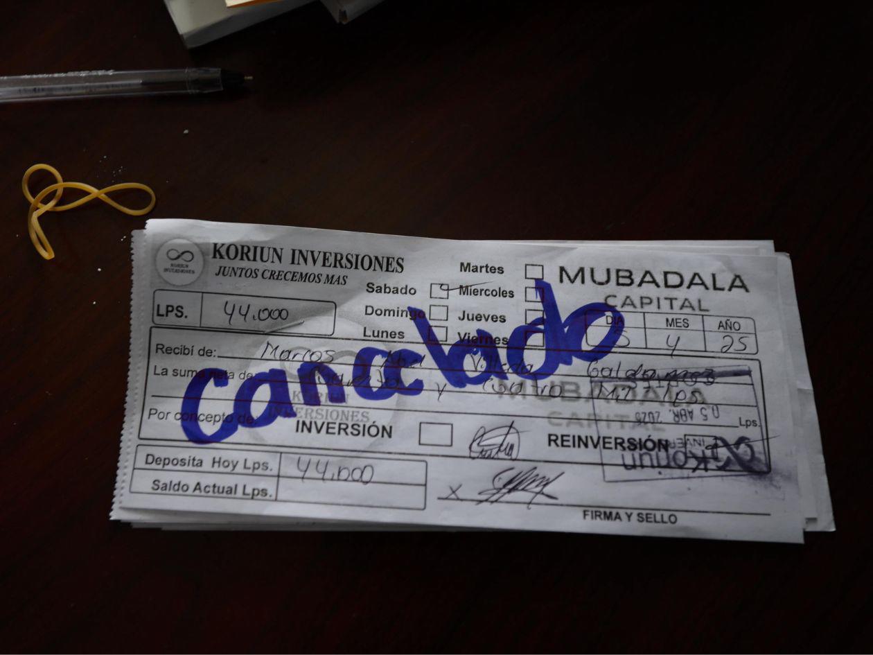 Estos son algunos de los recibos encontrados en las oficinas de Koriun.