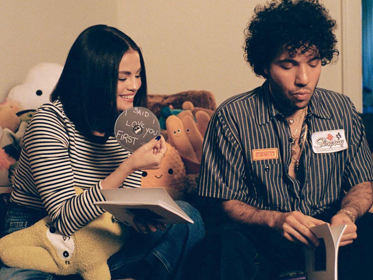 Selena Gómez lanza álbum junto a su pareja, el productor Benny Blanco