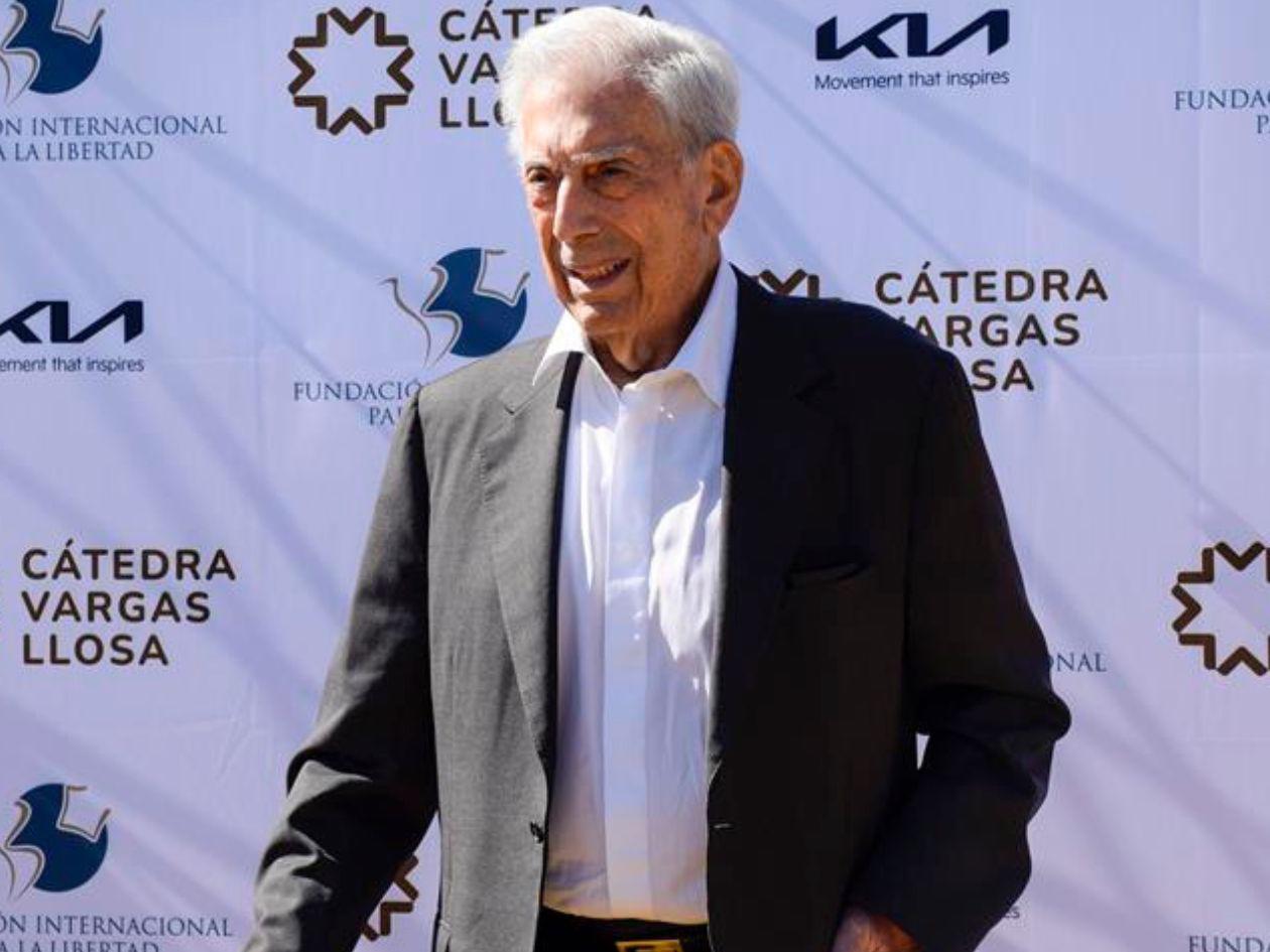 Mario Vargas Llosa cumple 89 años en Perú, arropado por el cariño de su familia