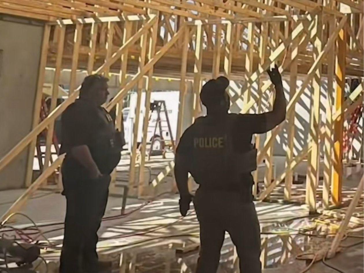 Arrestan a más de 20 inmigrantes en una construcción en Florida
