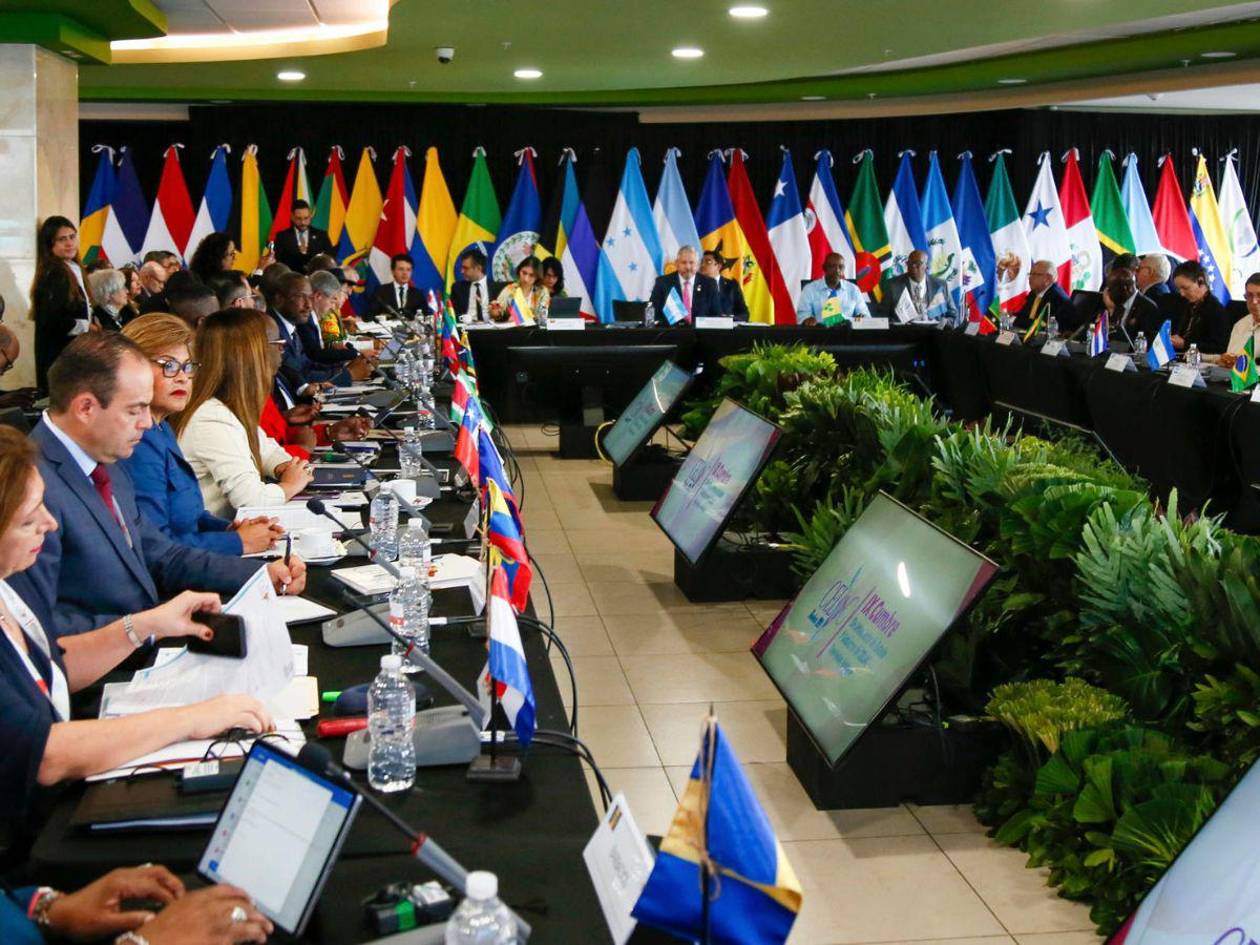 Venezuela denuncia ante Celac que las tropas de EEUU están listas para invadir