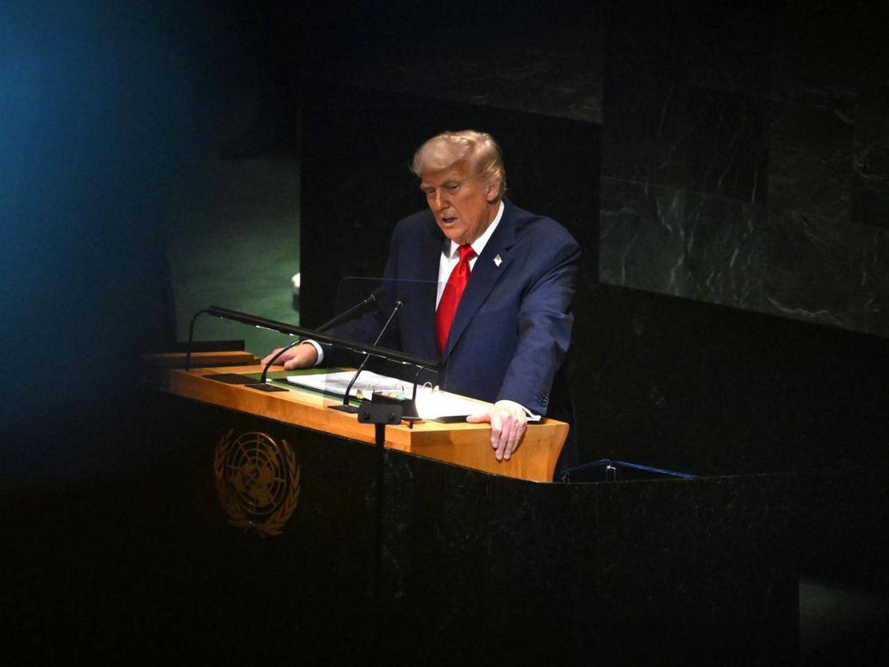 Casa Blanca exige despido tras incidente de Trump en escalera de sede de la ONU