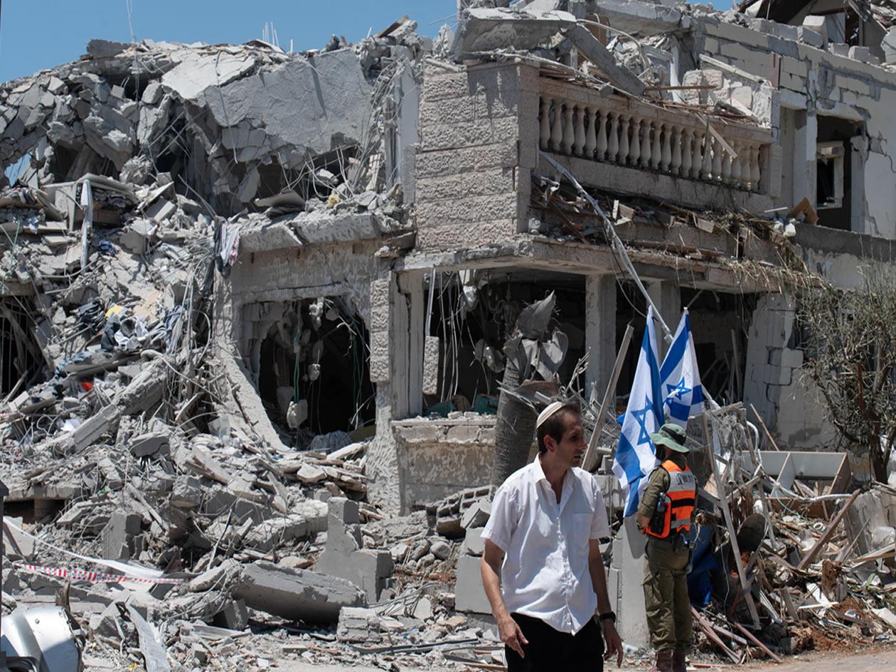 Ministro de Defensa israelí, tras ataques sobre Irán: Arde Teherán