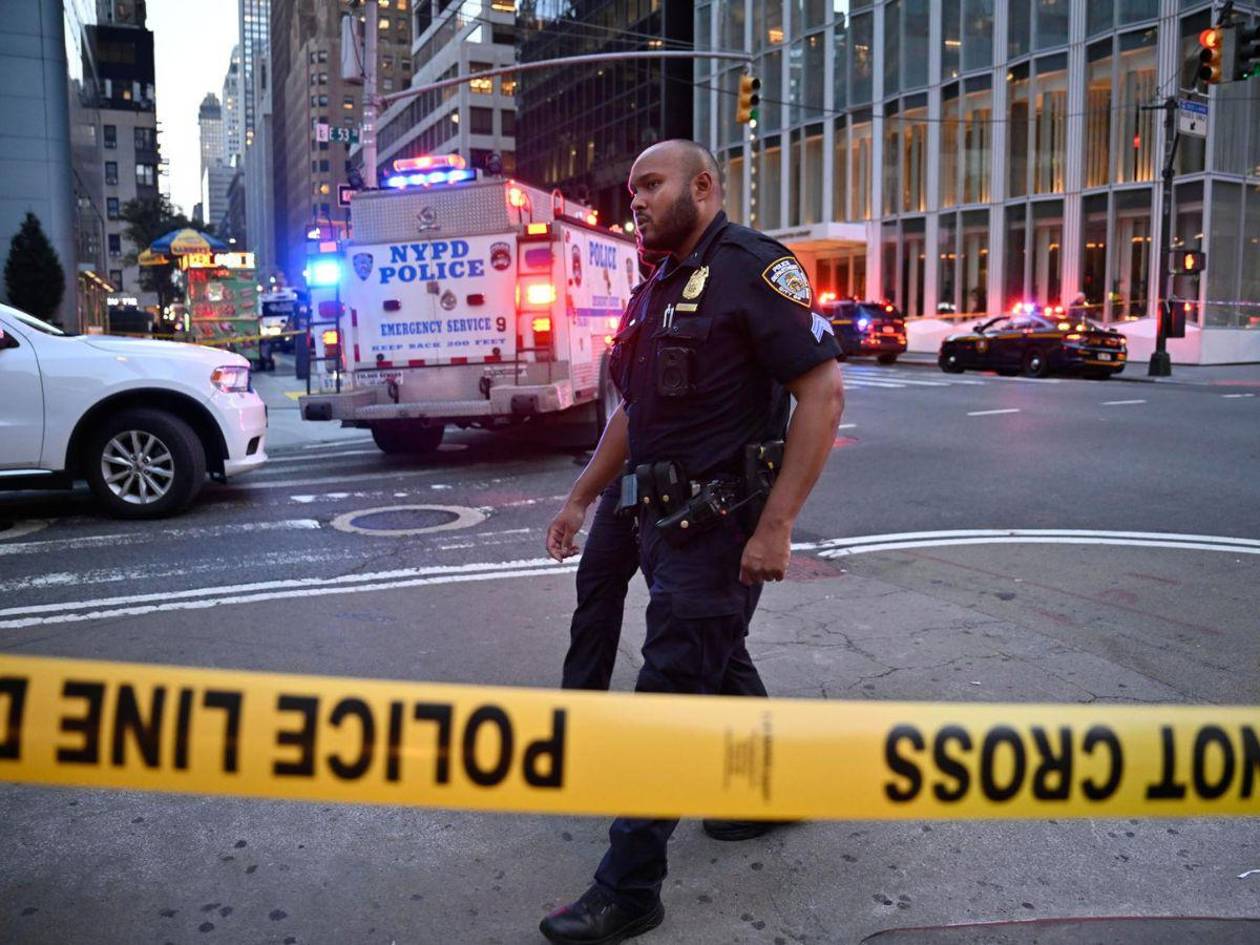 Tiroteo en Nueva York deja cuatro muertos, incluyendo un policía