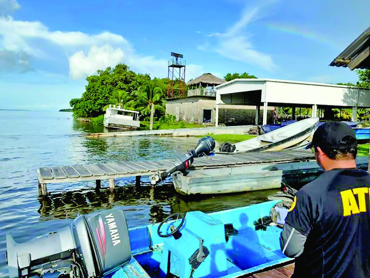 Venta irregular de lanchas decomisadas en base naval