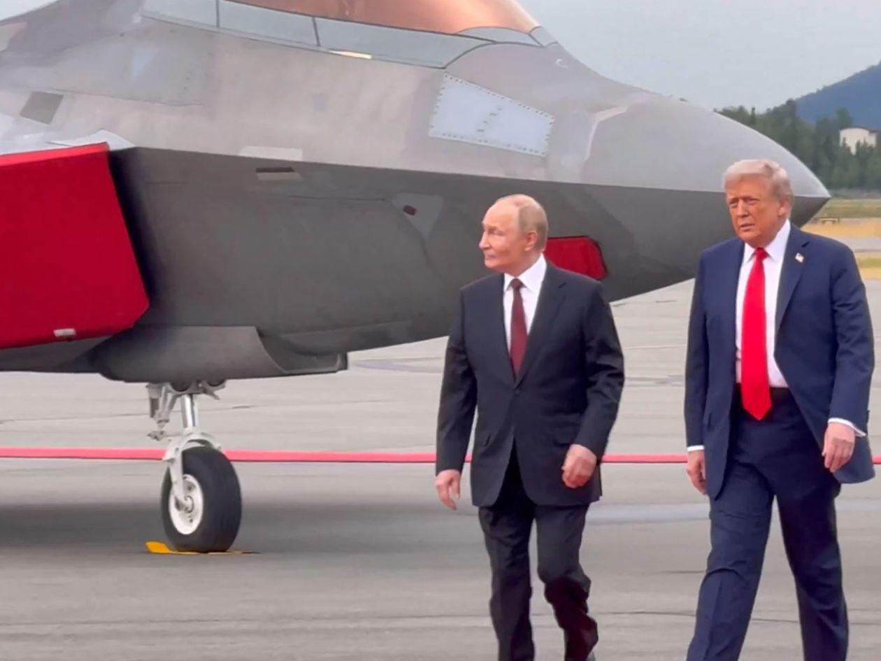 Trump intentó deslumbrar a Putin con un despliegue de aviones F-35, F-22 y B-2