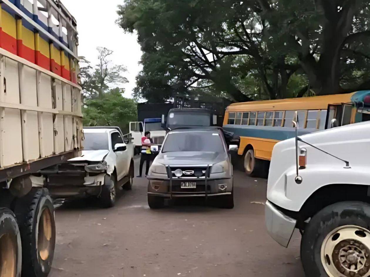 Pobladores toman carretera en Colón: “¿Dónde están los L39 millones?”