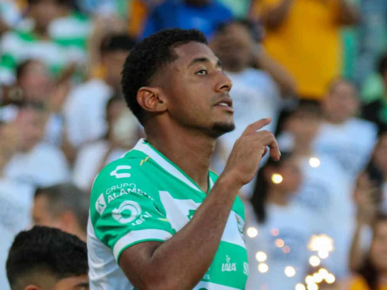 Choco Lozano con otra mala noticia en México: Entrenador del Santos Laguna le brinda apoyo