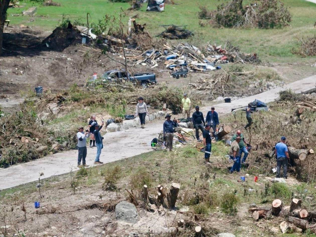 Lluvias frenan la búsqueda de desaparecidos por inundaciones en Texas