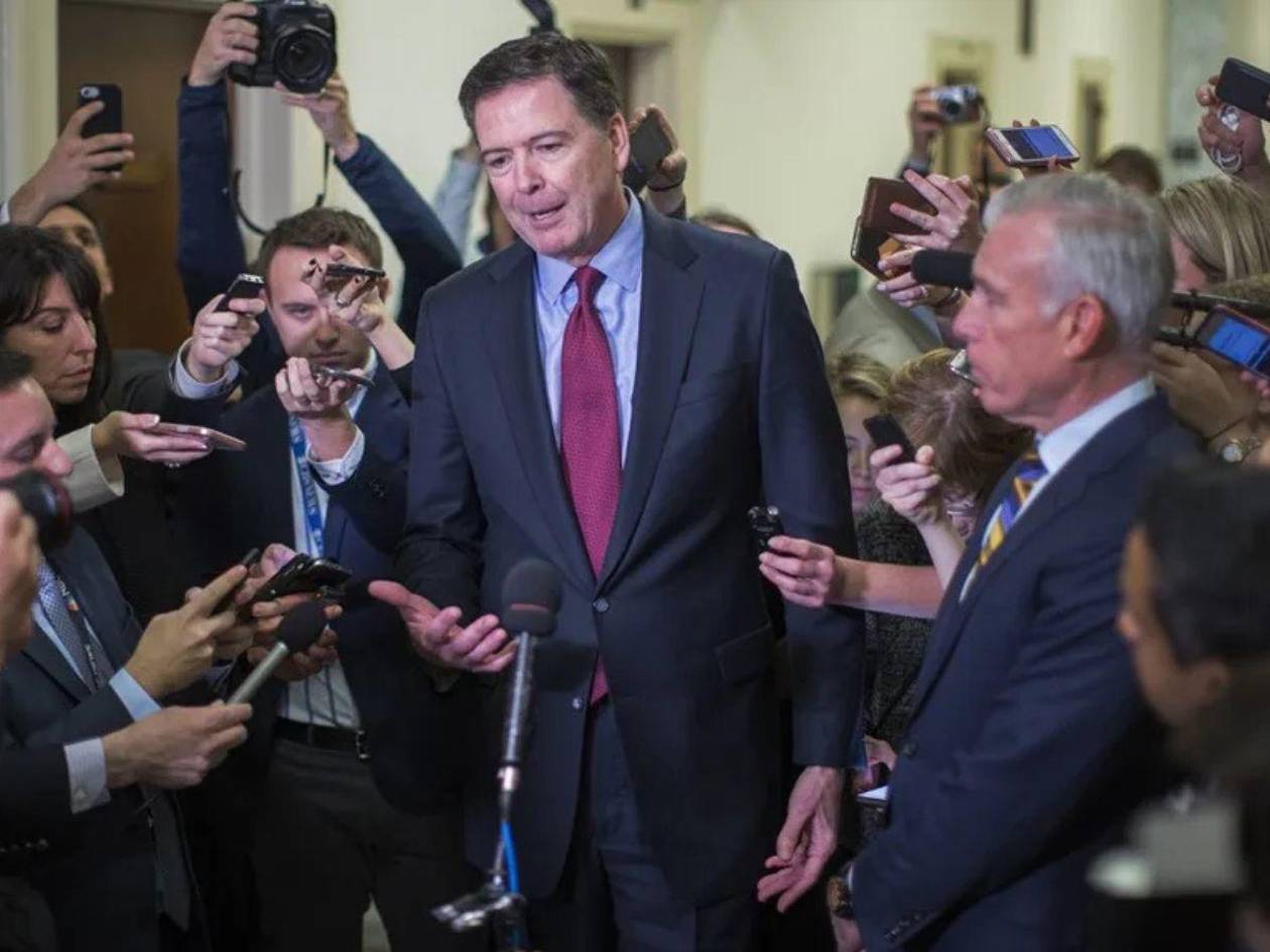 Trump va por sus enemigos con la primera imputación contra el exdirector del FBI