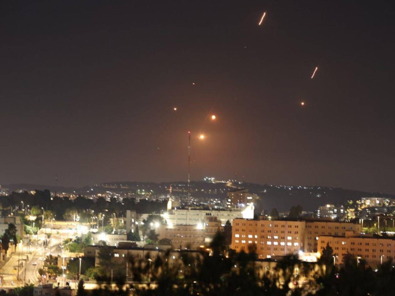 Estados Unidos está ayudando a Israel a interceptar los misiles lanzados por Irán