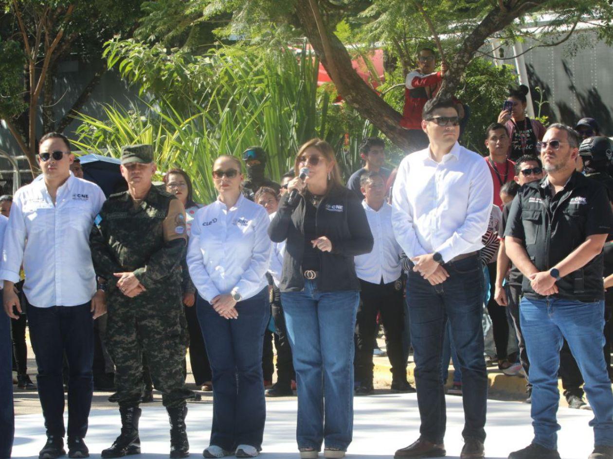 CNE despacha las primeras maletas electorales al interior de Honduras