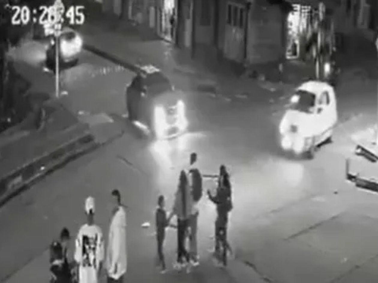 Taxista atropelló a 11 personas; dos niños tienen muerte cerebral