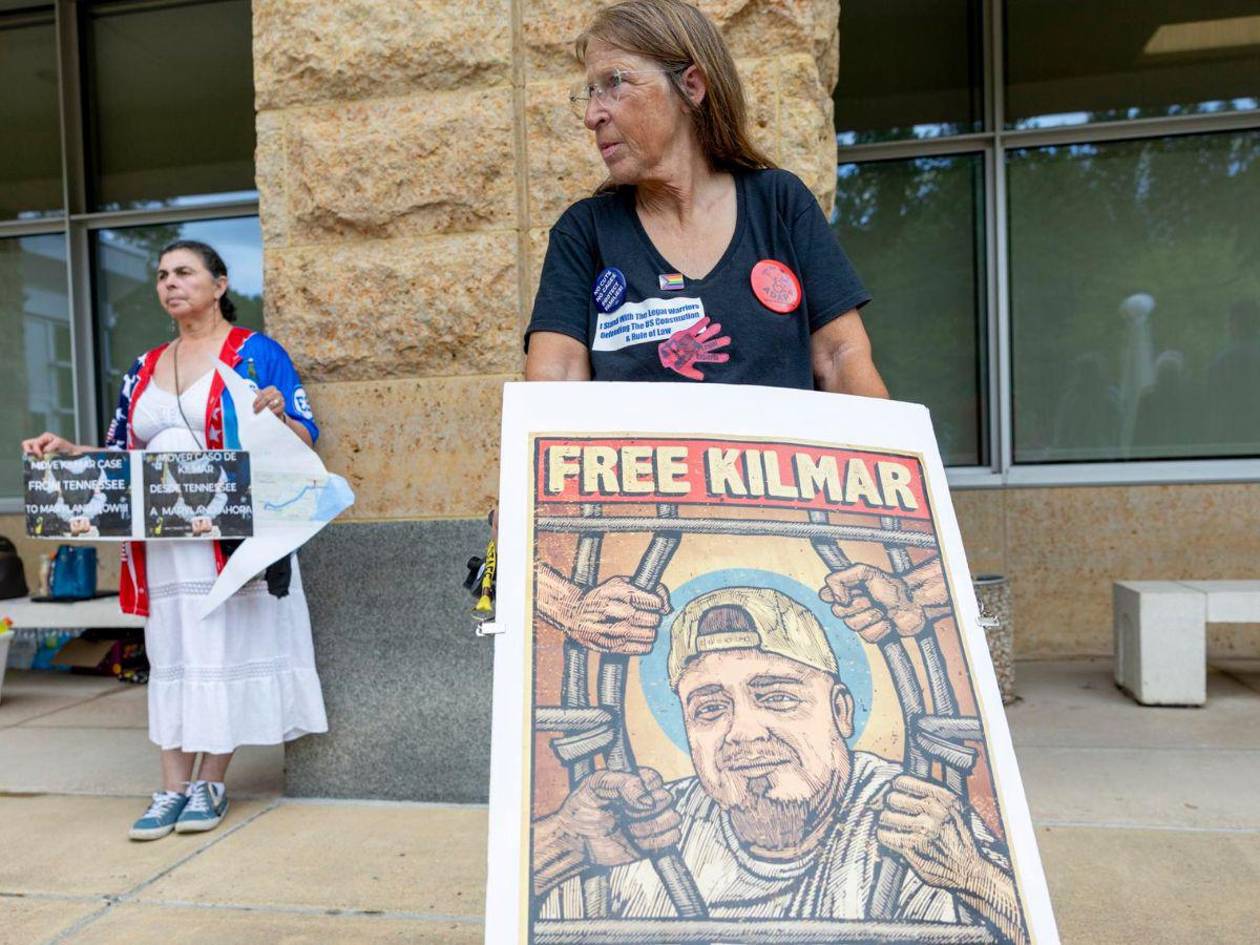 Juez de EEUU ordena liberación de Kilmar Ábrego e impide a ICE detenerlo