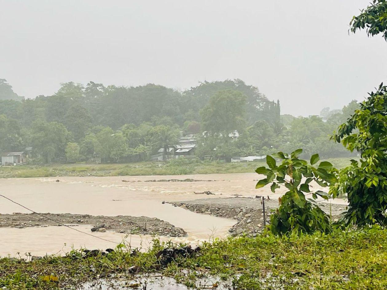 Pasos cortados y ríos crecidos deja temporal en el litoral Atlántico