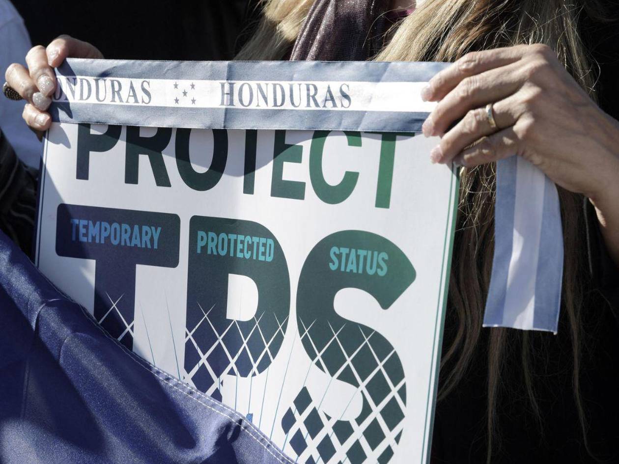 EEUU ofrece autodeportación a migrantes que perdieron el TPS