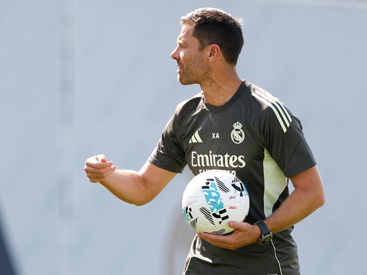 Real Madrid con dos novedades en la convocatoria para su estreno
