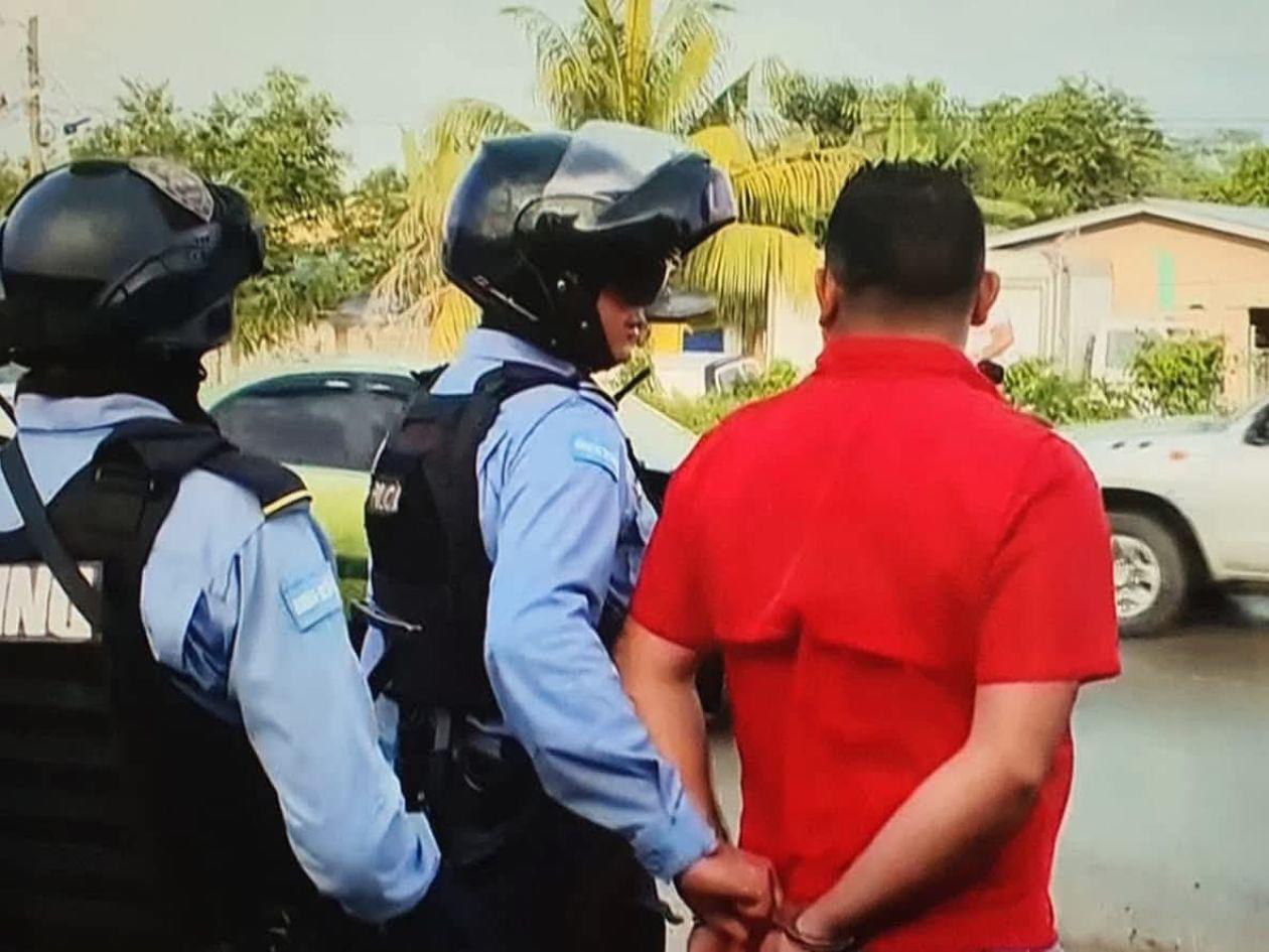 Liberan a empleado del Sanaa detenido por transportar llantas en La Ceiba