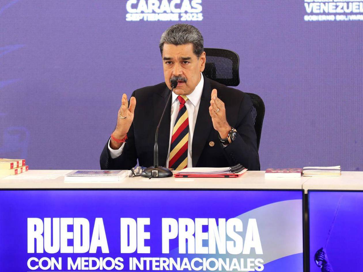 Venezuela enfrenta la amenaza más grande del continente en un siglo, dice Maduro