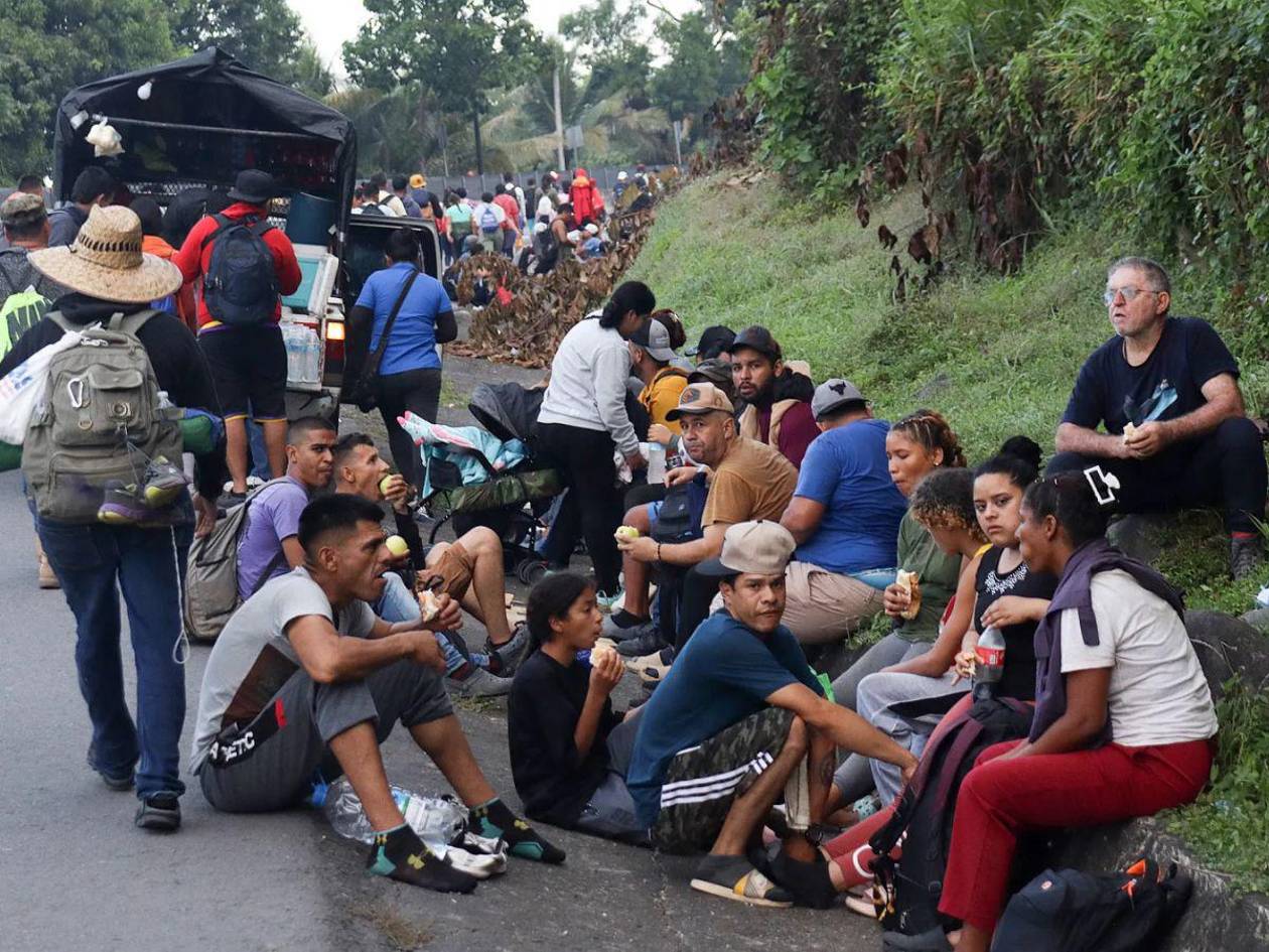 Migrantes en el sur de México preparan caravana para exigir regularización
