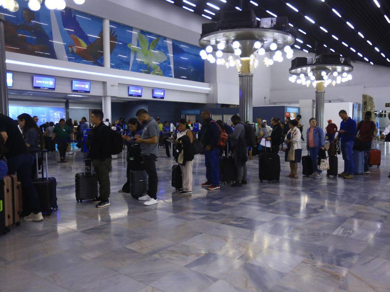 Cancelan vuelos nocturnos en el aeropuerto Villeda Morales