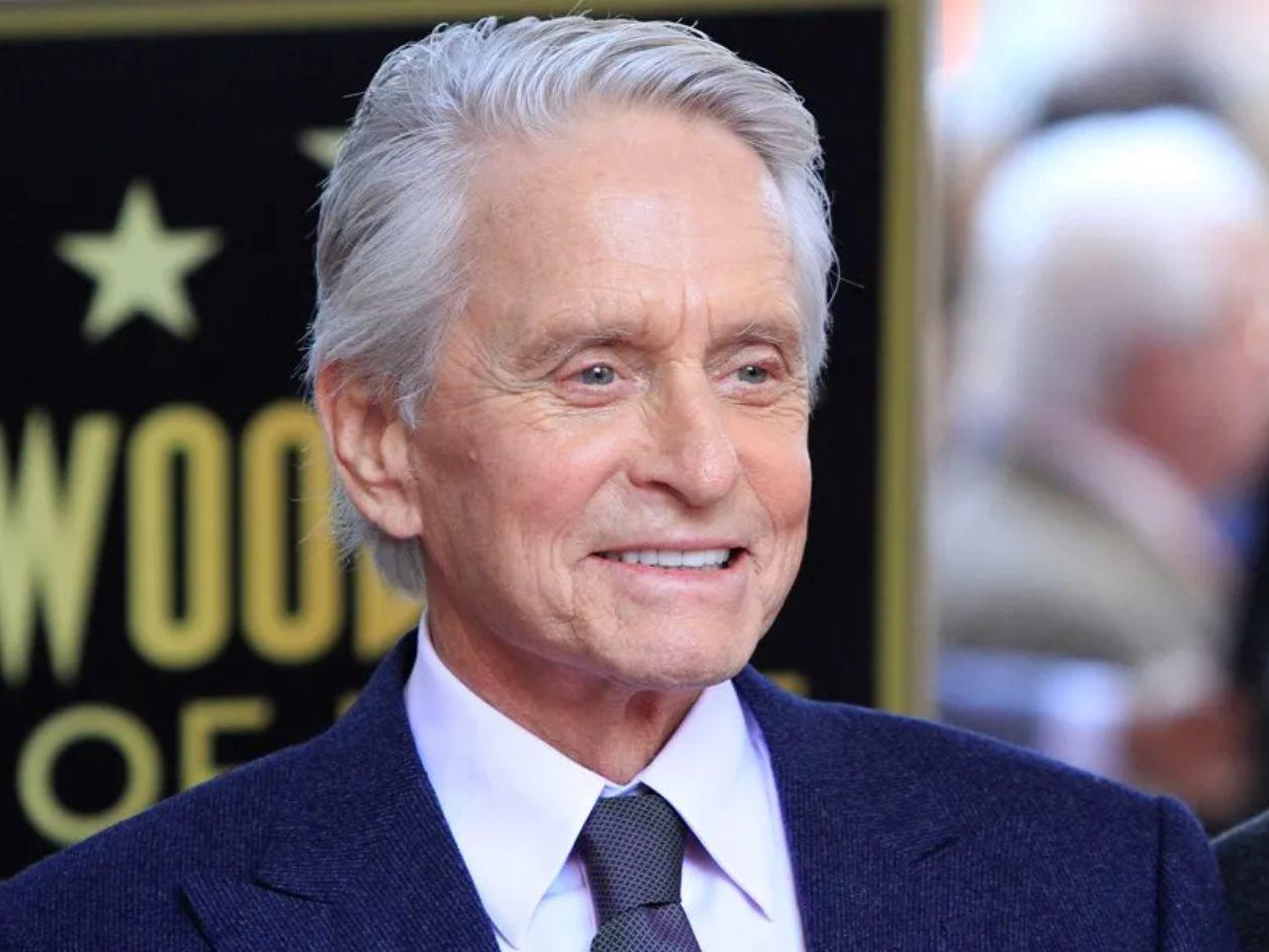 Michael Douglas considera retirarse tras 60 años en la actuación