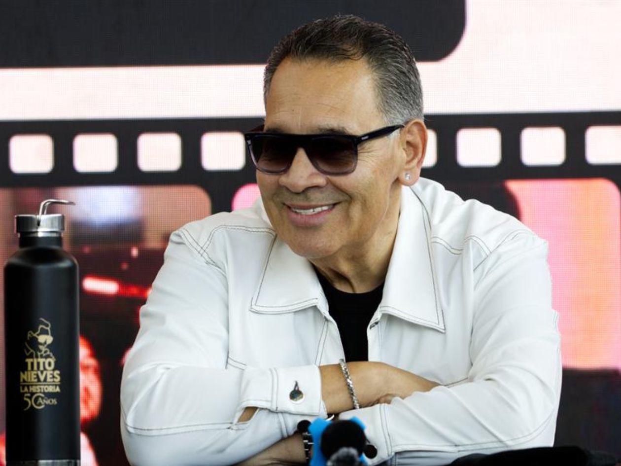 A Tito Nieves le “da risa” cuando escucha que la salsa “revivió” gracias a Bad Bunny