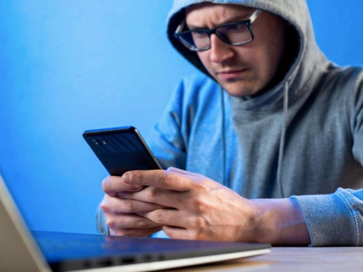 ¿Cómo saber si alguien está espiando su teléfono celular?