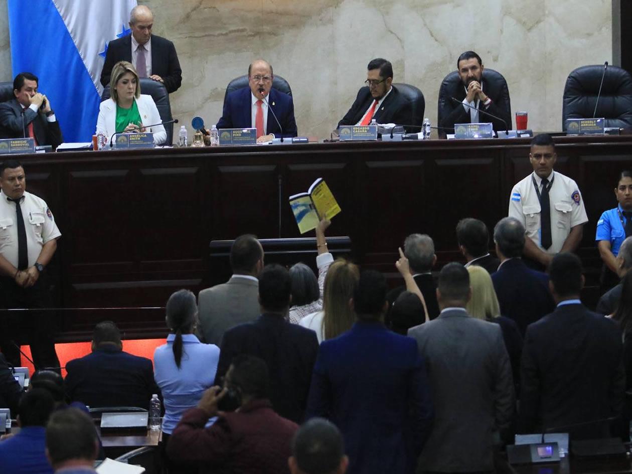 Congreso Nacional: Suspenden sesión tras rechazar moción