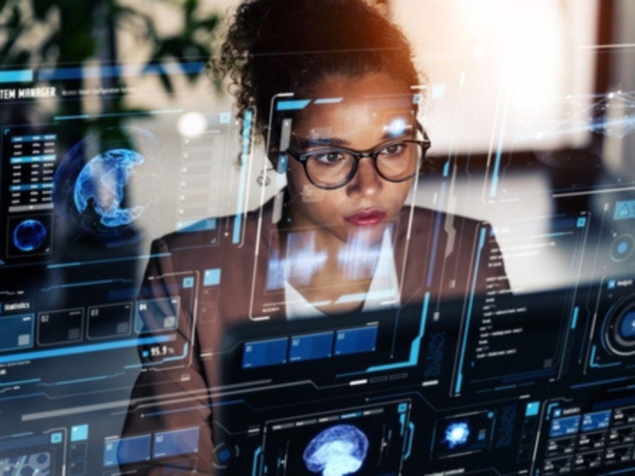 Las mujeres, representadas como más jóvenes y menos competentes