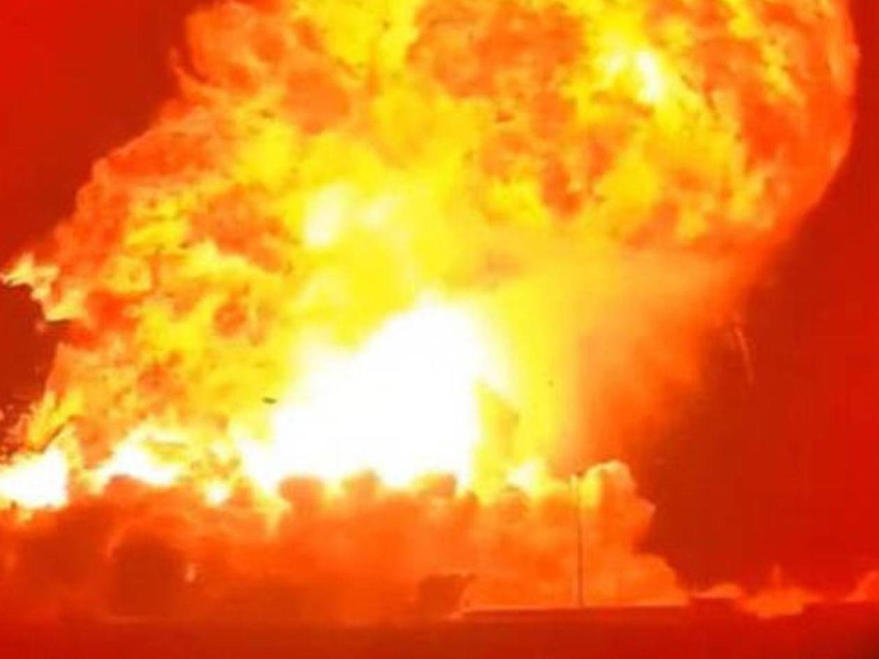 Un cohete de SpaceX explota cuando realizaba pruebas en tierra