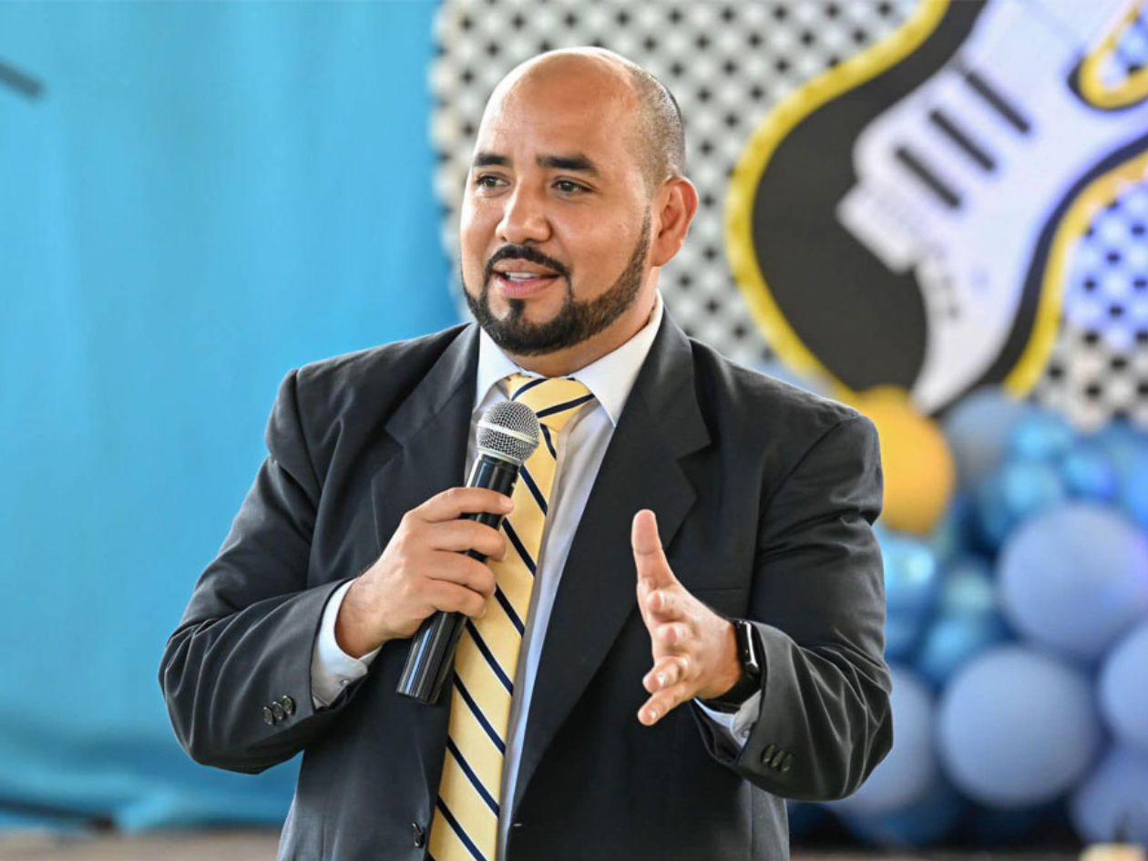 ¿Qué opinan los docentes sobre la salida de Daniel Esponda de la Secretaría de Educación?