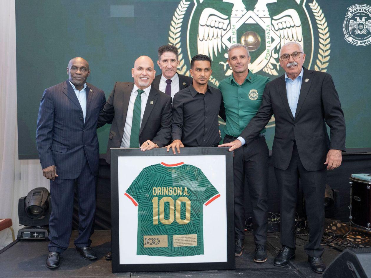 El Marathón celebra 100 años de fútbol con entrega de homenajes