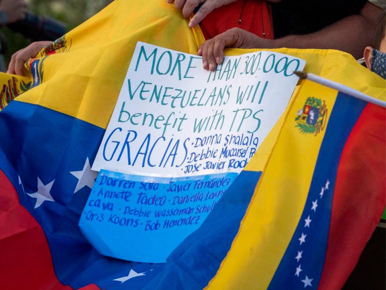 Demandan al Gobierno de Trump por revocar TPS para venezolanos