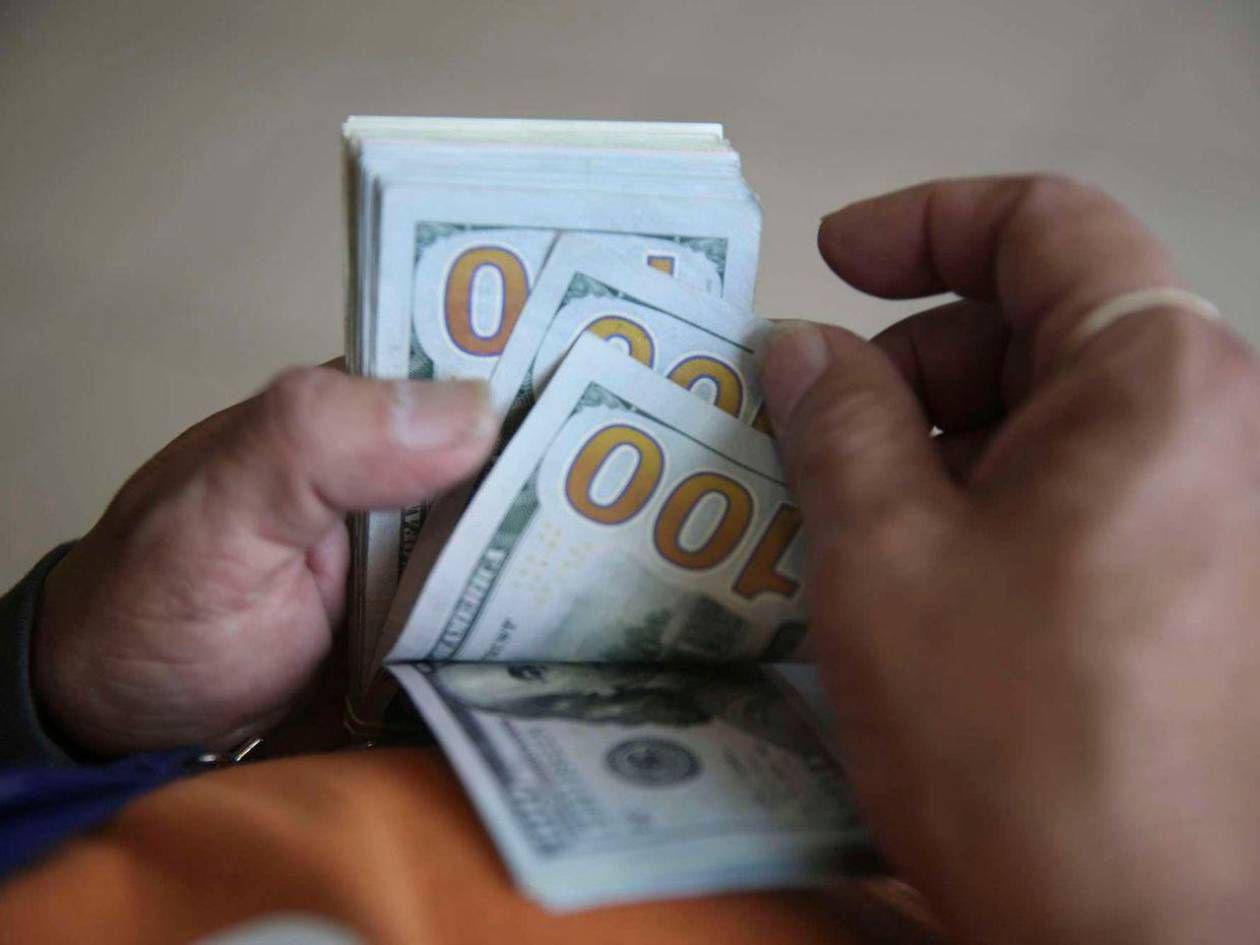 Apreciaciones frenaron en julio fuerte devaluación del lempira