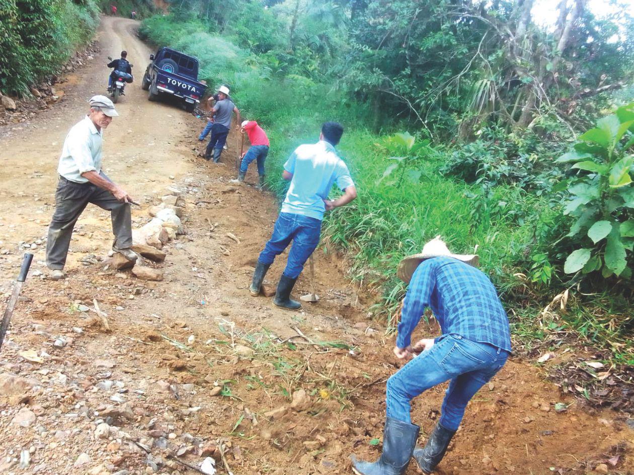 Pobladores de El Merendón esperan que reparen las vías