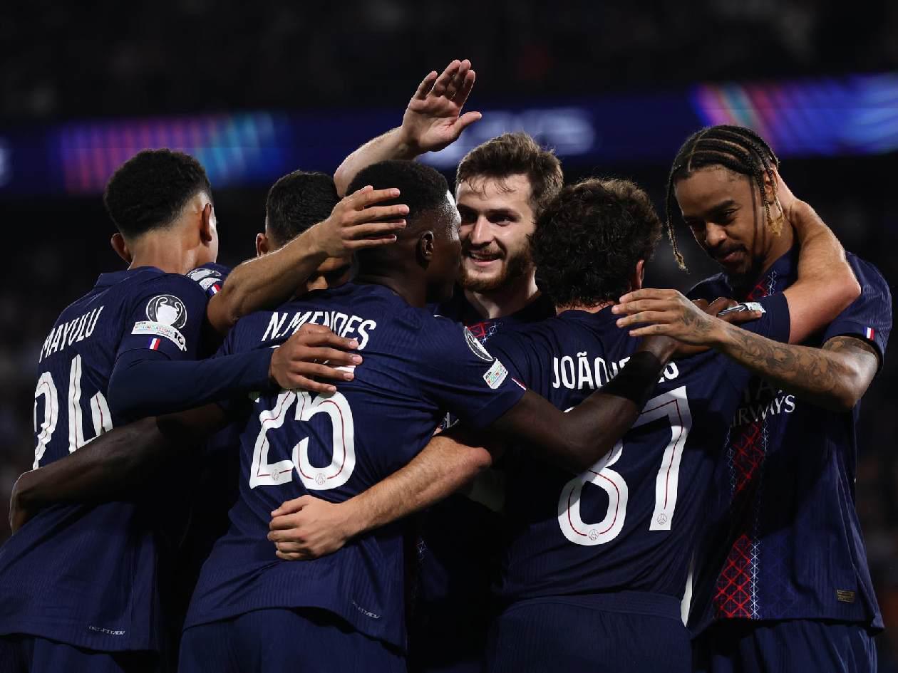 ¡PSG gana el premio a mejor equipo en la gala del Balón de Oro 2025!